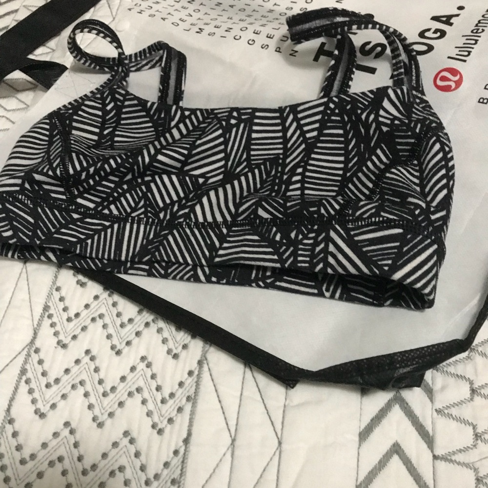 Lululemon - Picture 2 of 6